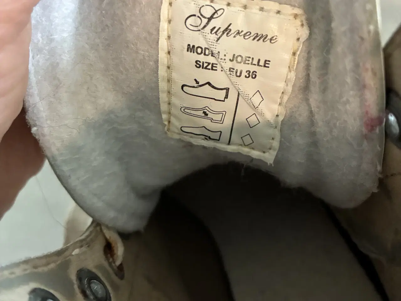 Billede 2 - Hvide skøjter