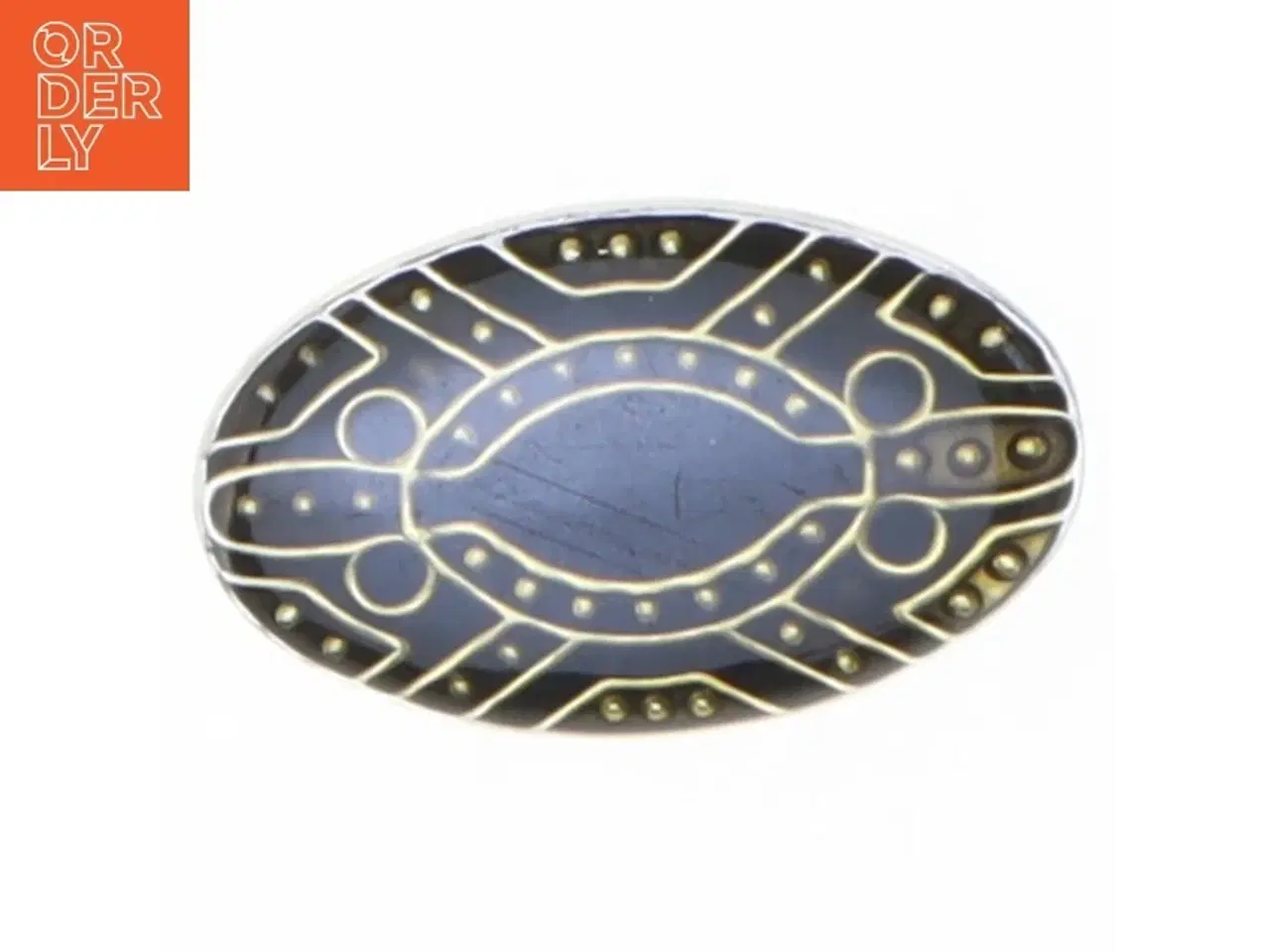 Billede 3 - Sølvfarvet broche med dekorative detaljer (str. 3 x 2 cm)
