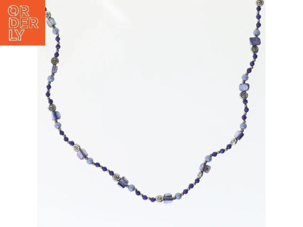 Billede 2 - Perlekæde med blå perler (str. 56 cm)