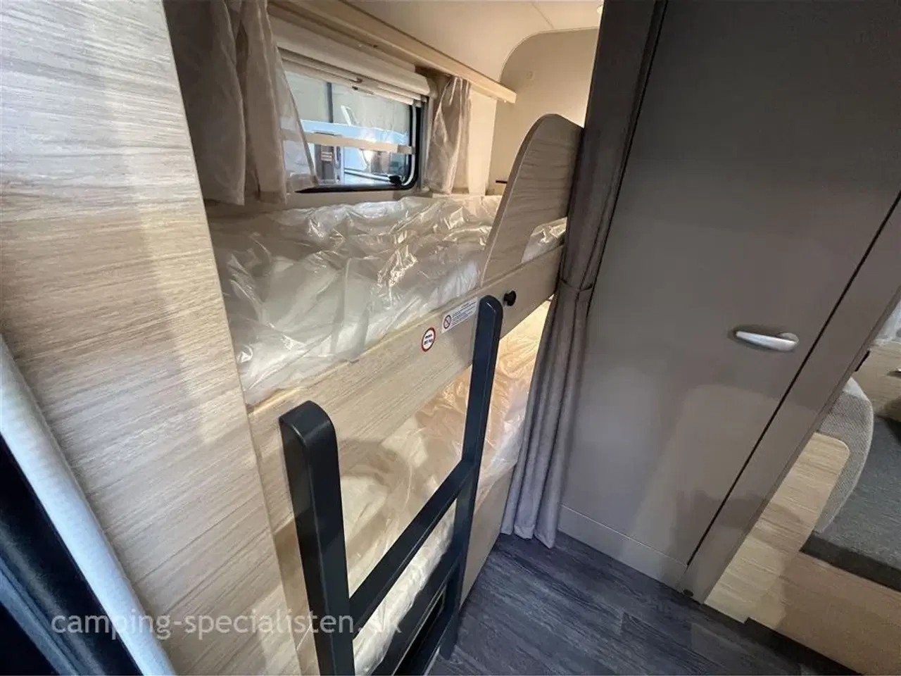 Billede 4 - 2025 - Weinsberg CaraCito 470 QDK   Weinsberg CaraCito 470 QDK model 2025 - kan ses nu hos Camping-Specialisten.dk - inkl. Enduro mover monteret.