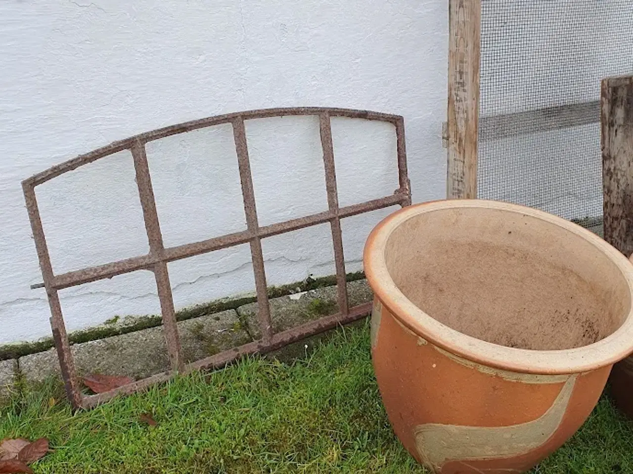 Billede 5 - Havekrukker (3 stk.) & rist bakker 