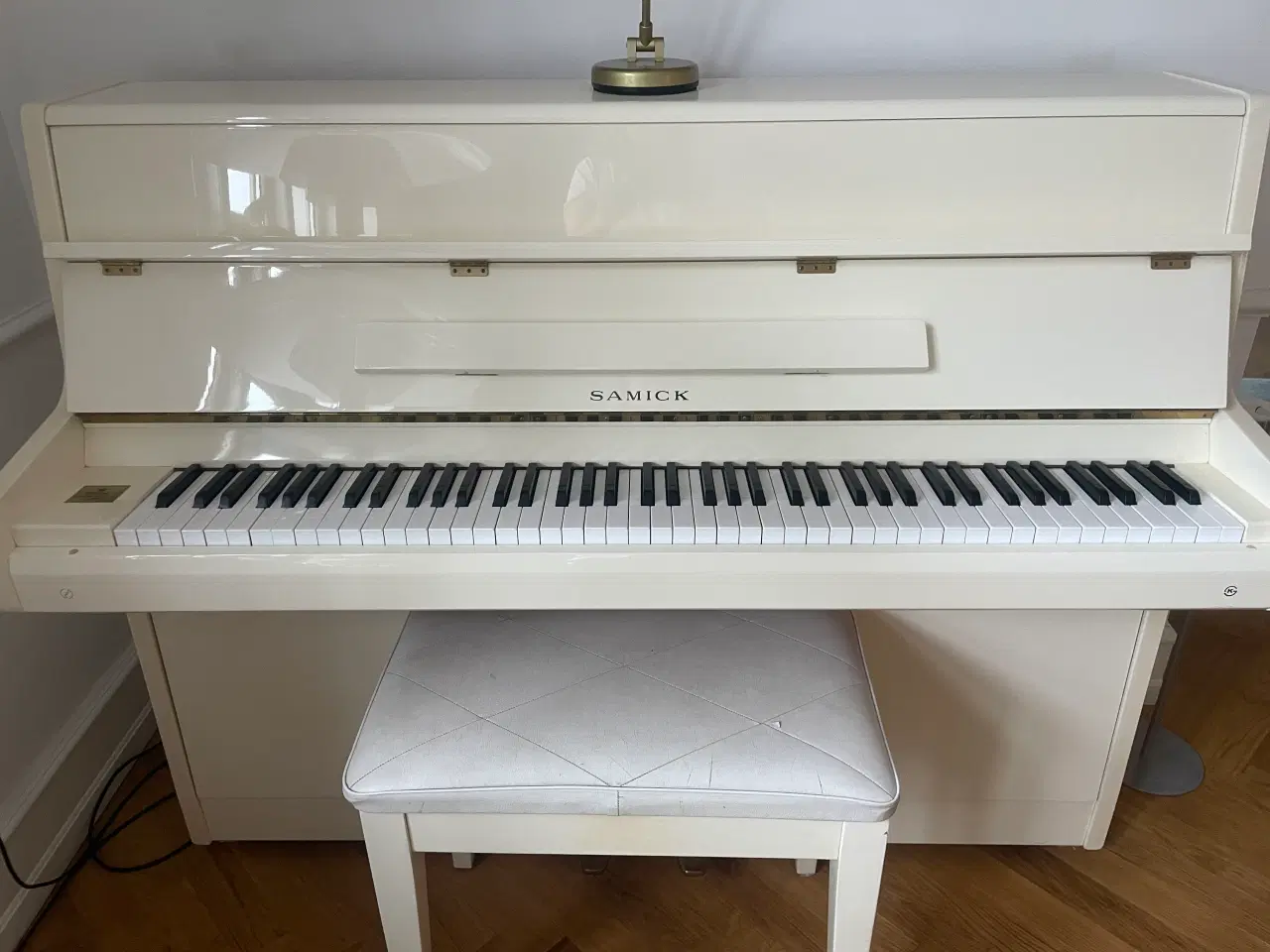 Billede 1 - Klaver med klaverbænk