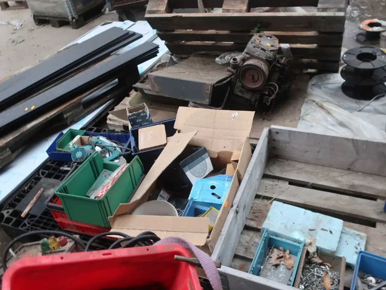 Billede 18 - Div. Paller, pallerammer, reservedele, varelager m.m.