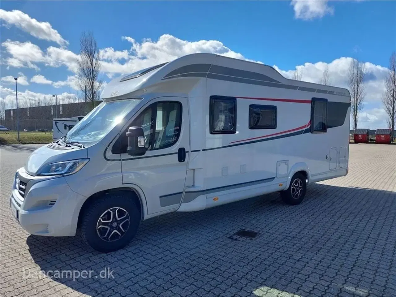 Billede 4 - 2024 - LMC Tourer H 720 Lift   LMC Tourer H 720 Lift, 140 Hk, 9-trins aut., El-støttefødder, vandbåren varme i gulvet samt blæsevarme - en god vintervogn