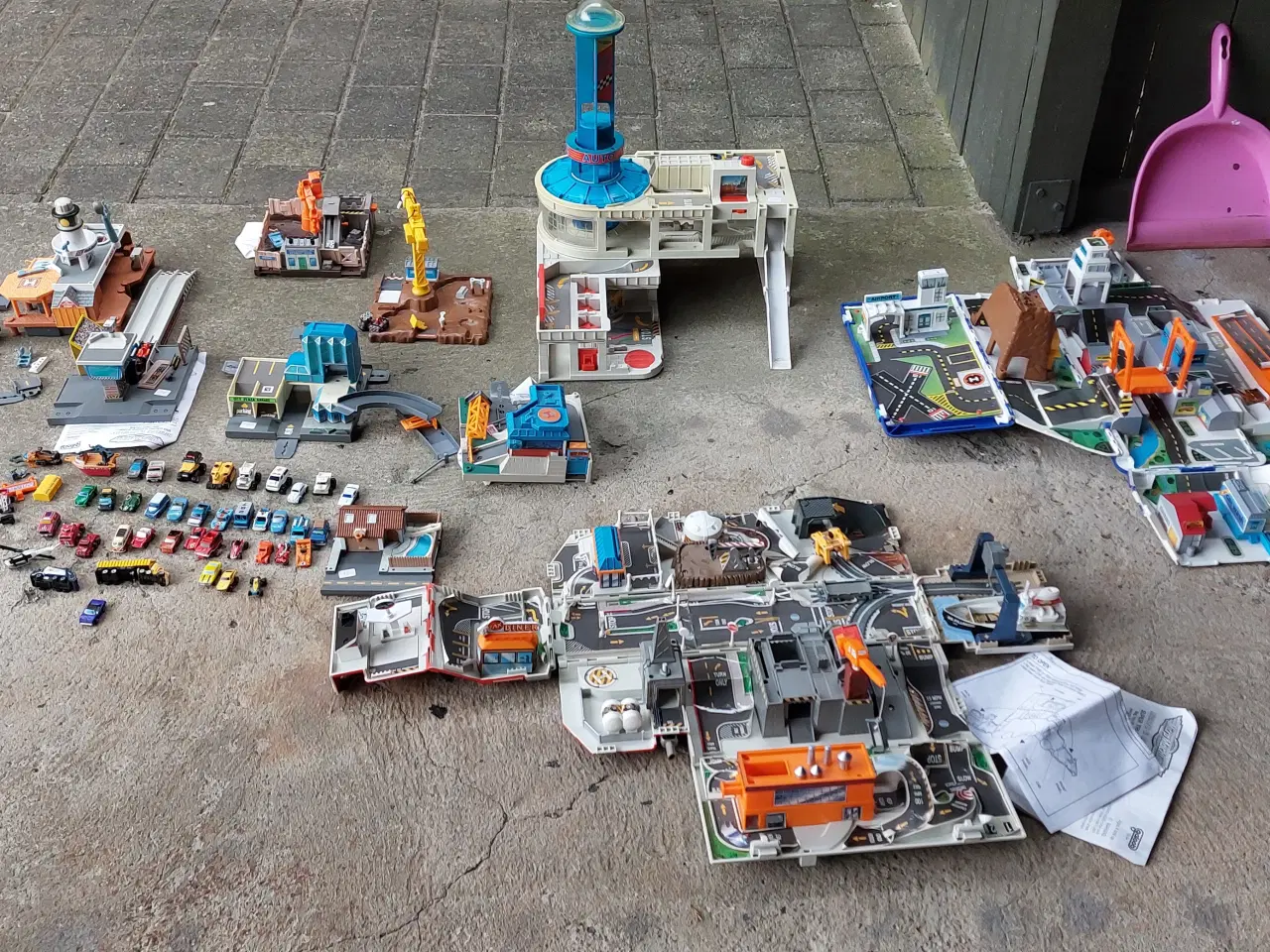 Billede 2 - Micromachines City med masser af tilbehør