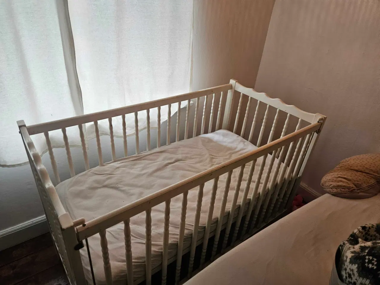 Billede 2 - Fin barneseng