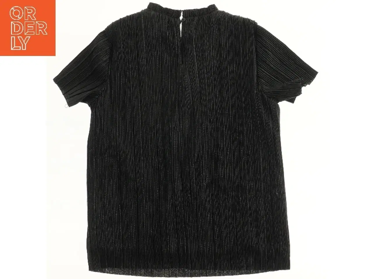 Billede 2 - Sort plisseret T-shirt fra Name It (str. 152)