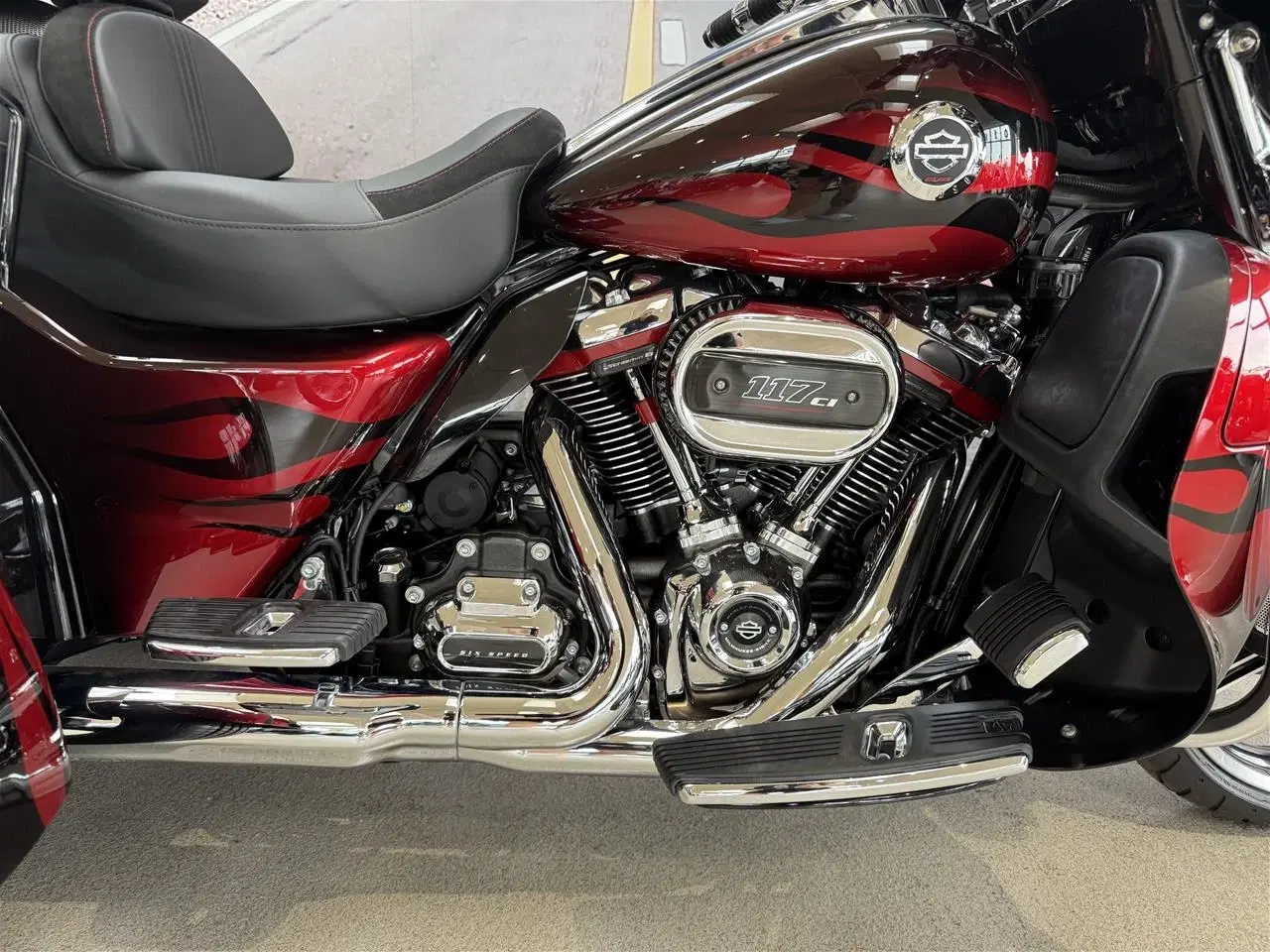 Billede 8 - Harley-Davidson FLHTCUTGSE Tri Glide Ultra CVO 117" Trike