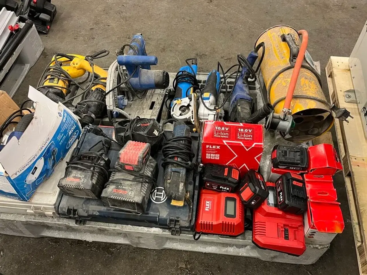 Billede 9 - 8 stk. El værktøj, Gasvarmer, div. batterisæt