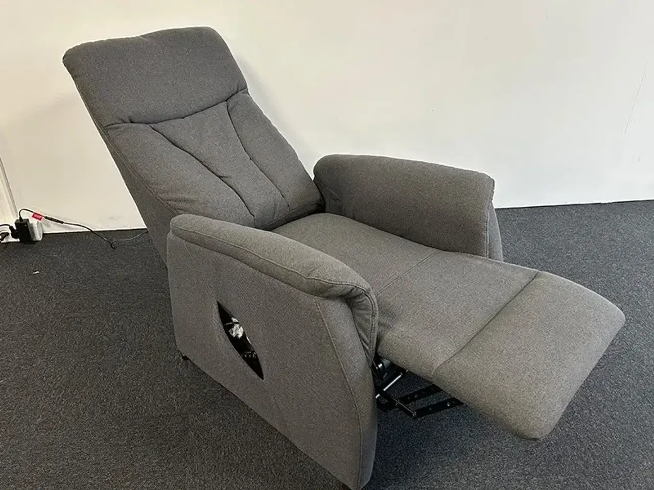 Billede 2 - KØBES BILLIGE stole med vip & sovefunktion Velh OK