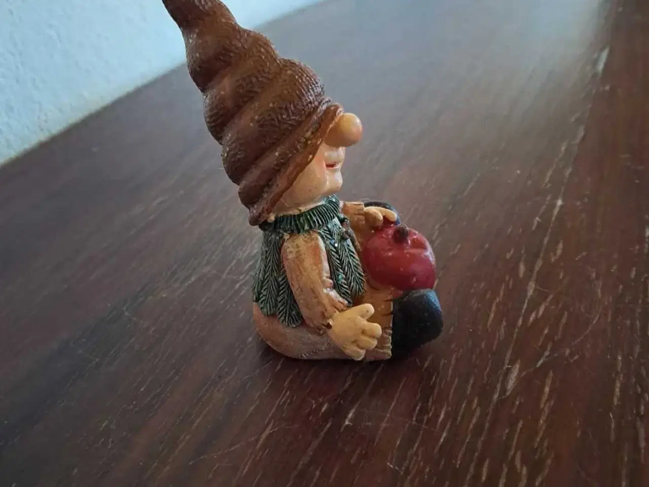 Billede 4 - Nisse m. æble
