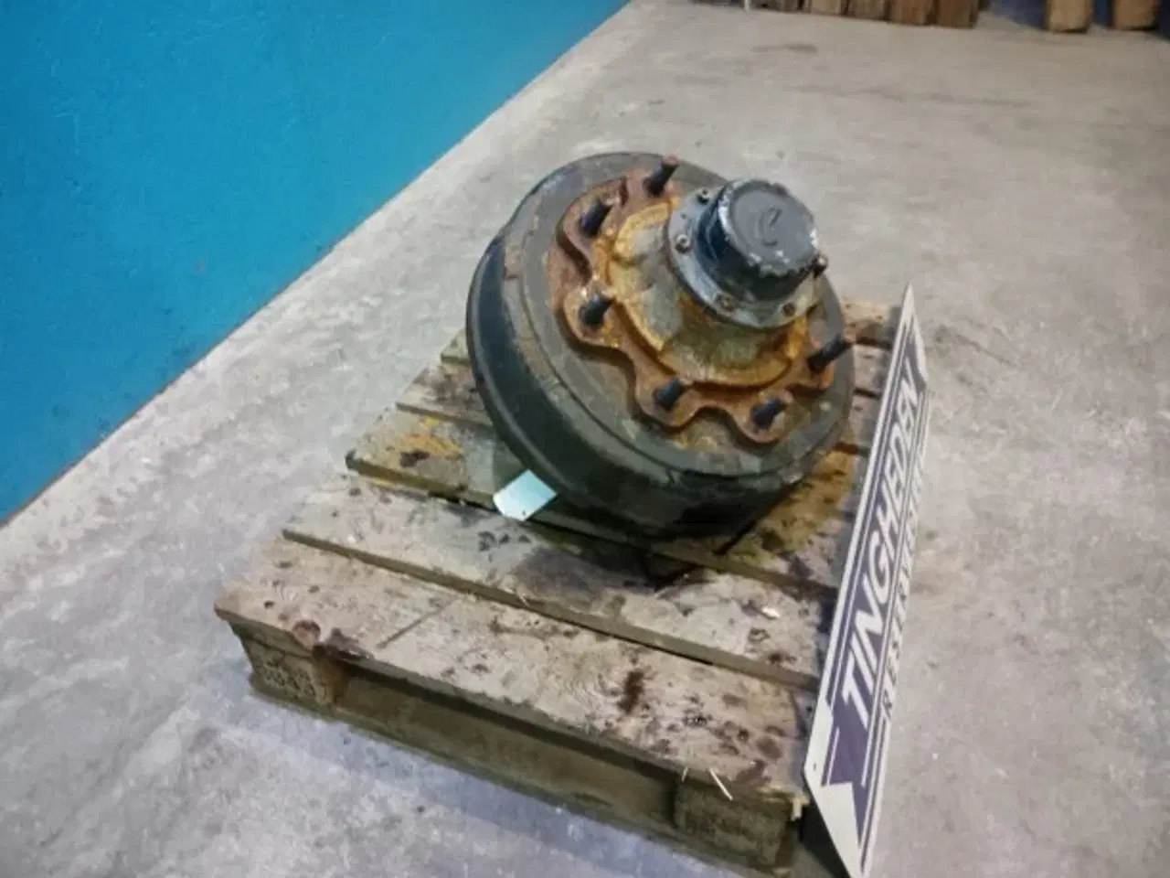 Billede 2 - Hesston 4900 Hjulnav 84053425