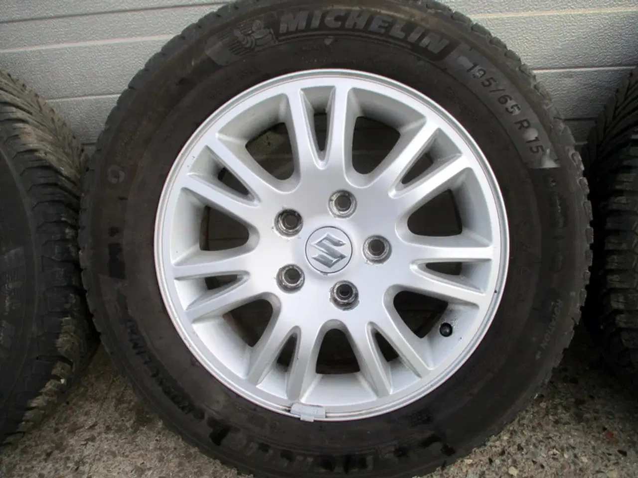 Billede 6 - 15" Suzuki 5X114,3 195/65/15" helårsdæk dot1623