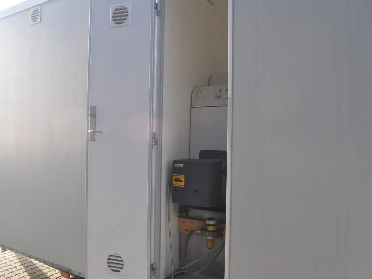 Billede 5 - Badvogn 2x4 med oliefyr