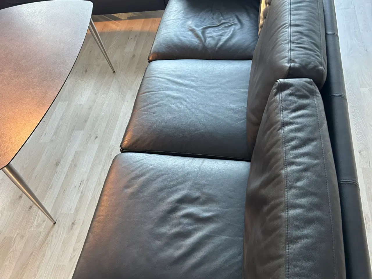 Billede 6 - Sort sofa i læder