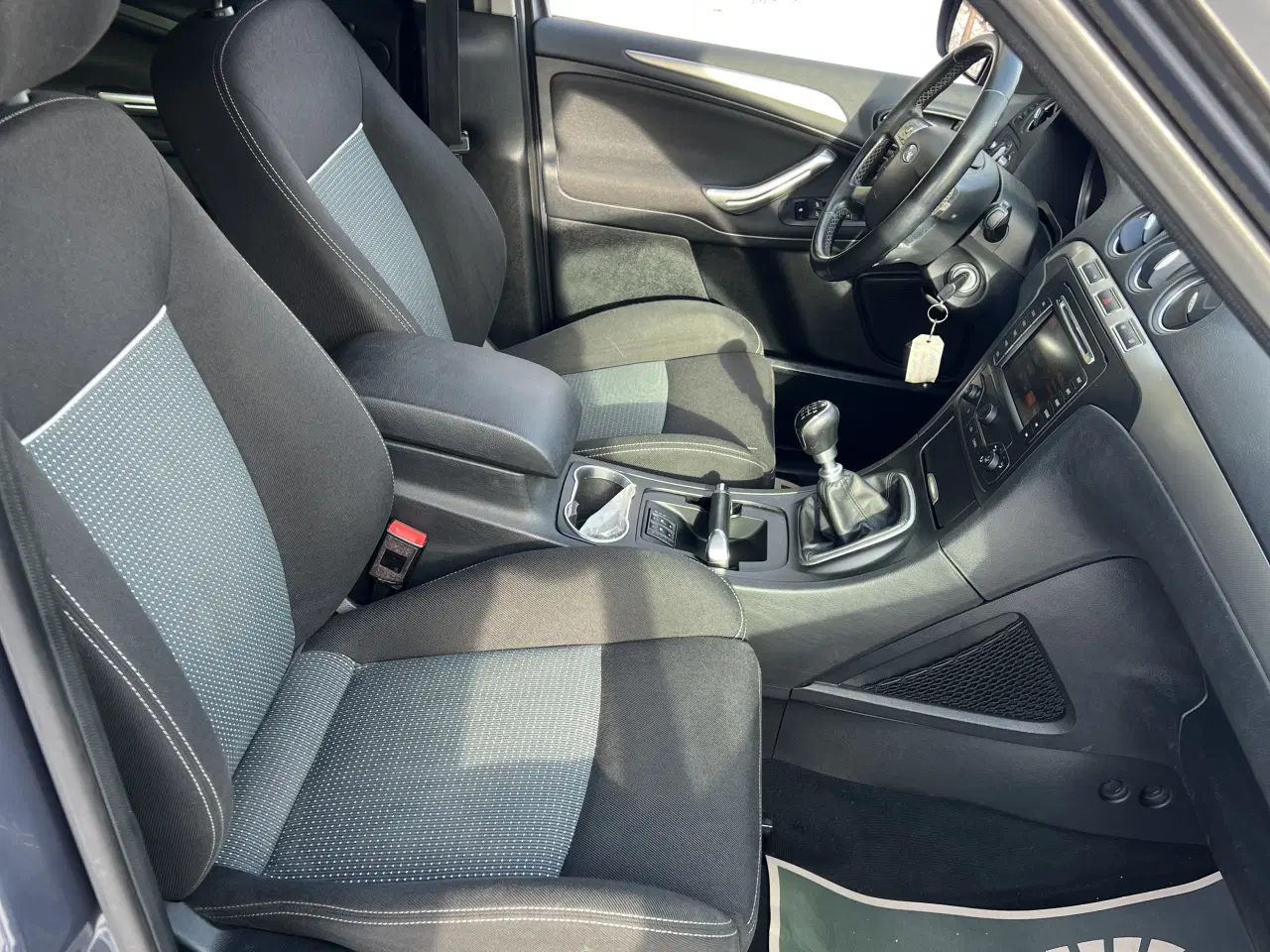 Billede 7 - Dejlig stor og rumlig 7 personers bil