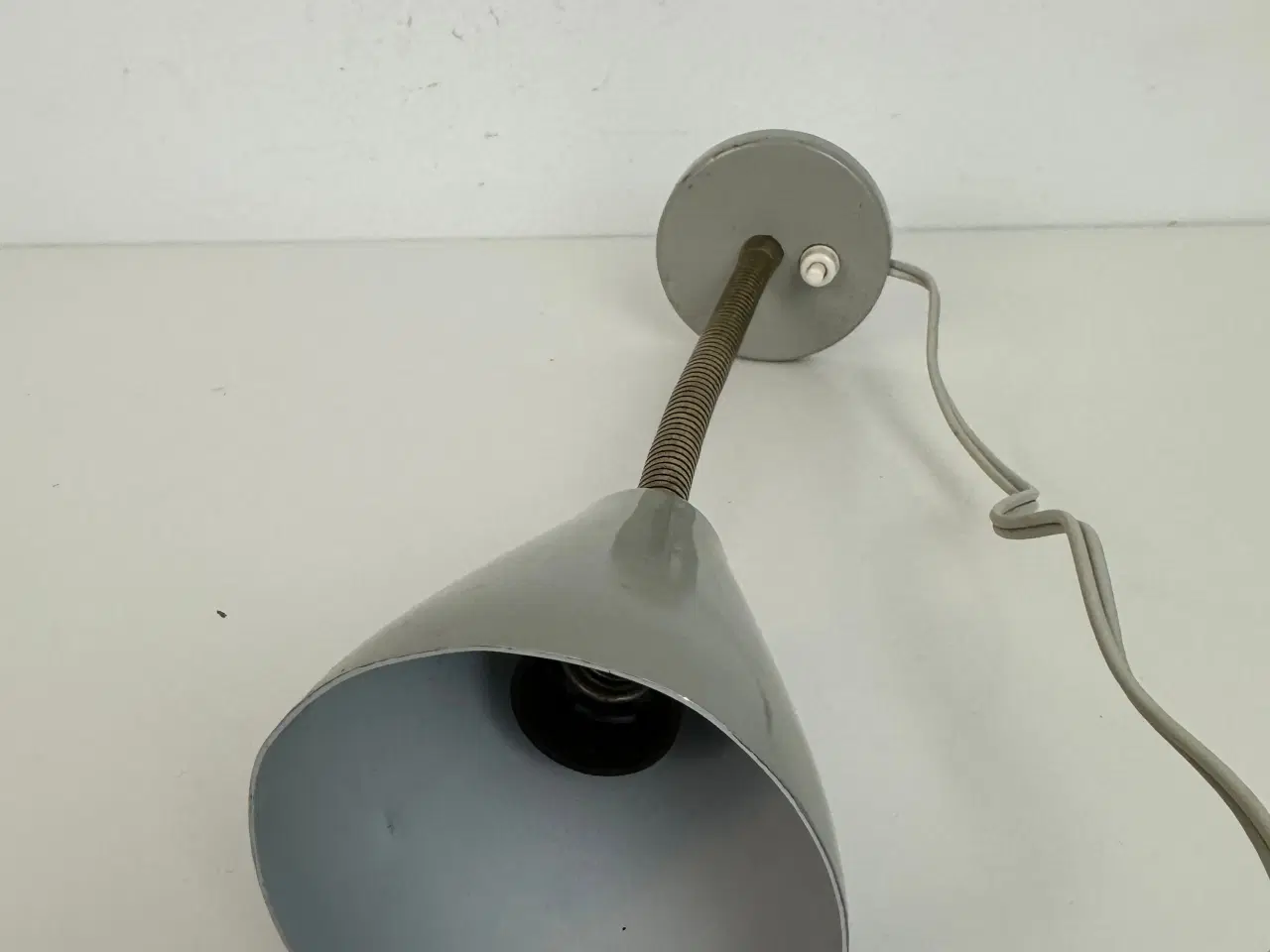 Billede 8 - Retro væglampe, grå / messing