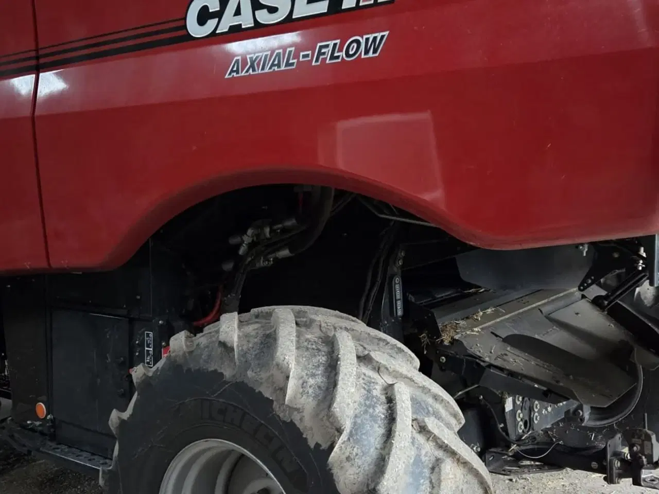 Billede 9 - Case IH 8250 Axial-Flow med 35fod Varicut skærebord. Dansk maskine