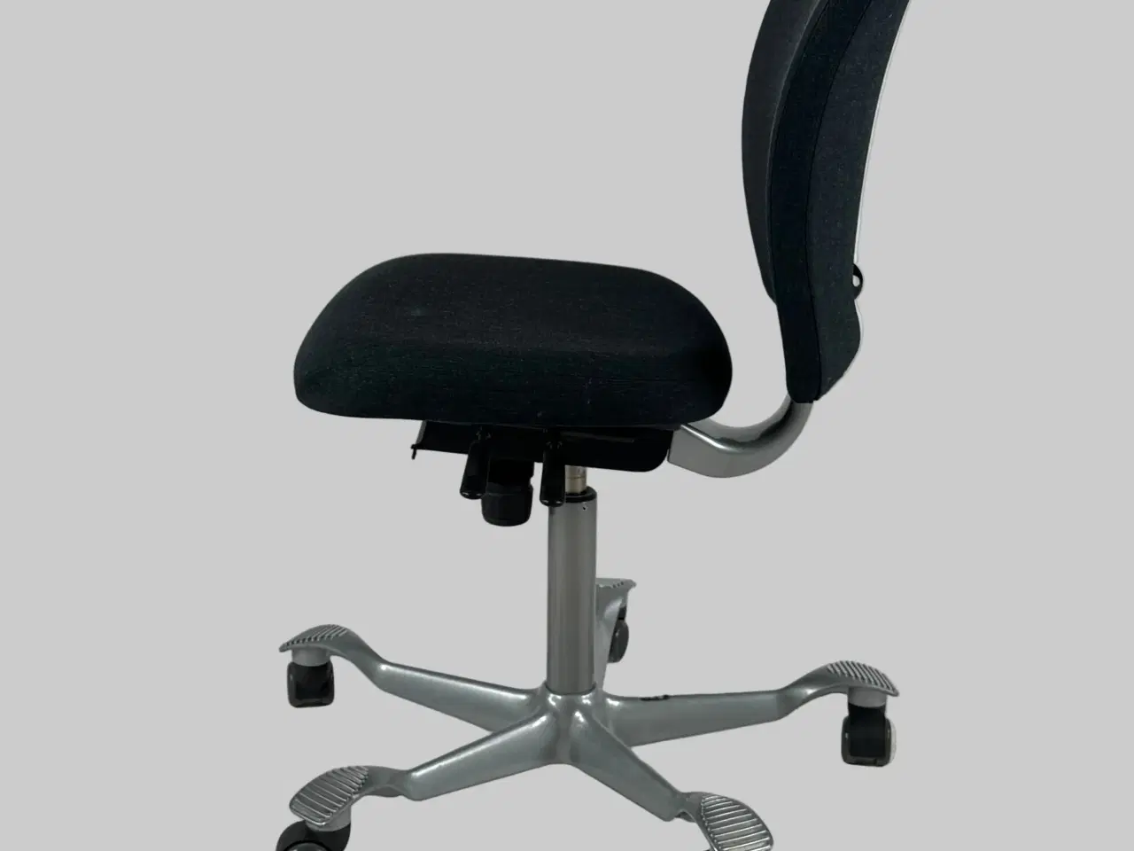 Billede 4 - HÅG H04 4100 Kontorstol – Mørkegrå/Gråt Stel 200 mm