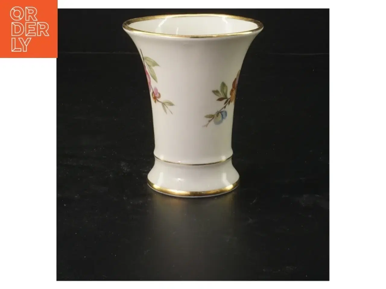Billede 1 - Dekorativ vase med guldkant fra KPM (str. 10x9 cm)