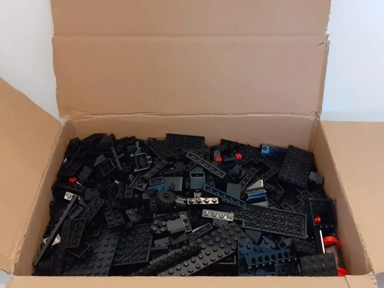 Billede 1 - LEGO 600 stk sorte div. klodser (Fra 70´er & 80´er