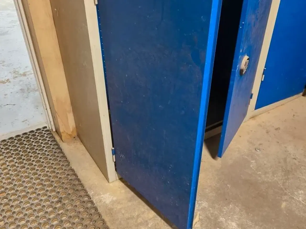 Billede 1 - 2 stk. stålskabe BLIKA