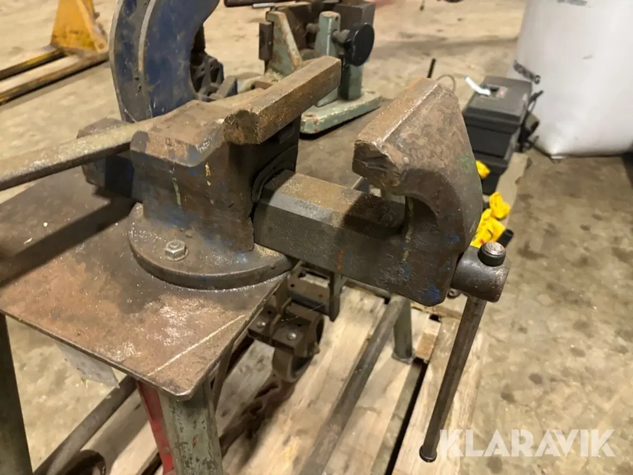 Billede 6 - Smedebord med skruestik