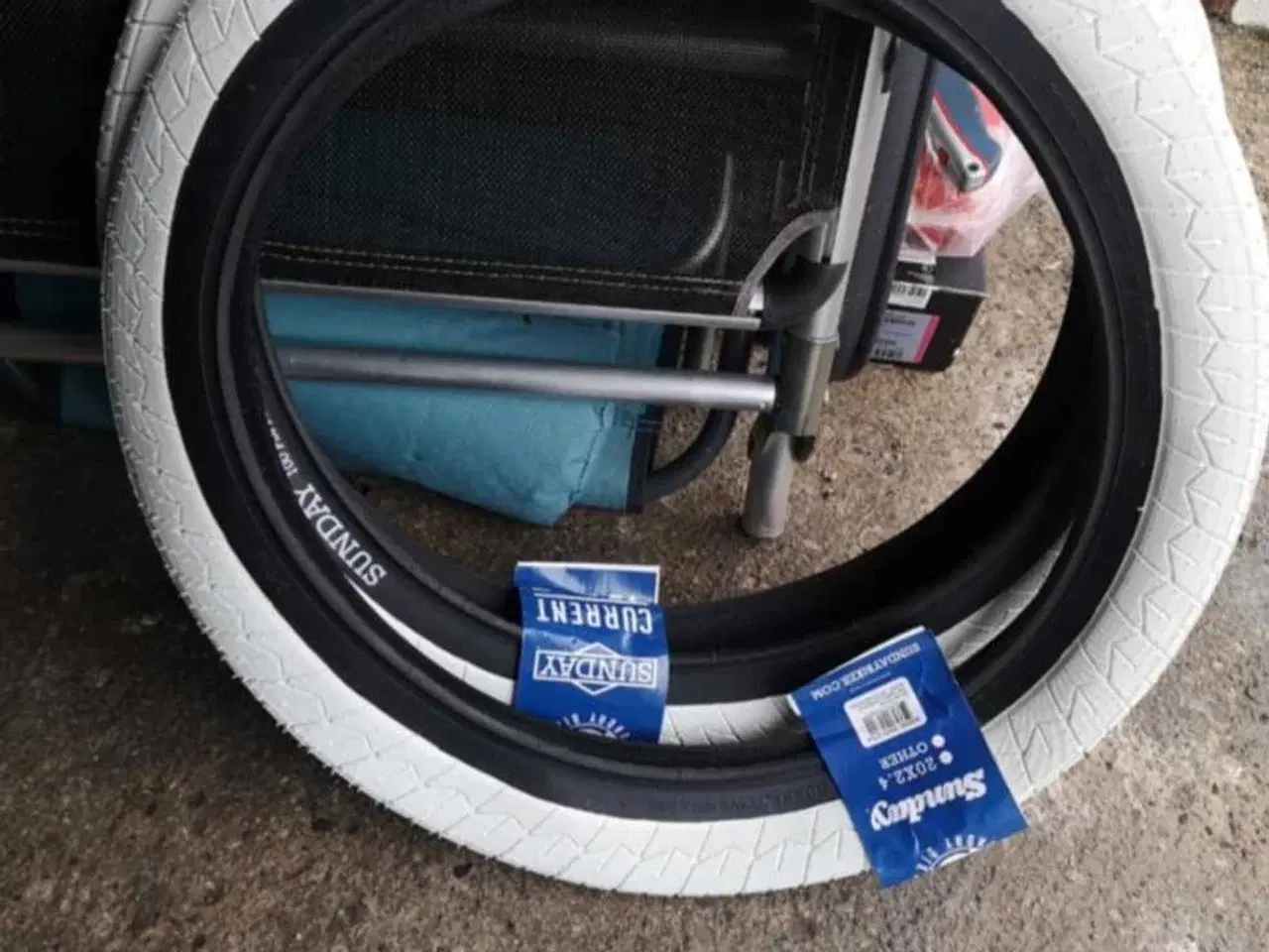 Billede 1 - 2 stk cykel dæk 20X2.4