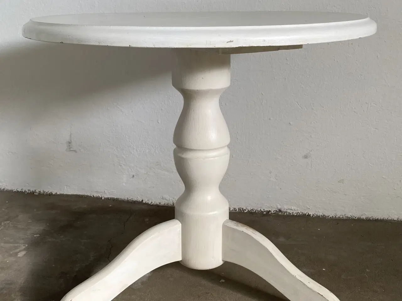Billede 5 - Rundt Sofabord hvidmalet træ
