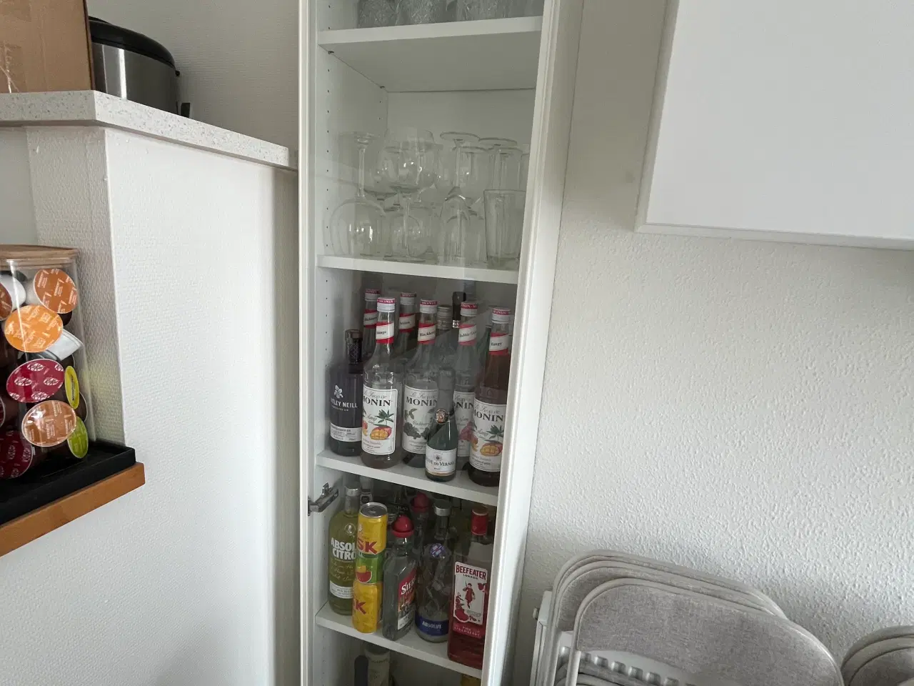 Billede 1 - Reol med glas låge