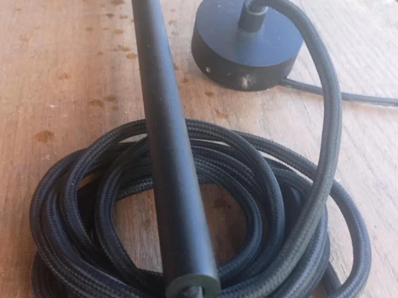 Billede 5 - Sælger Drop S1 pendel LED 3000K mat sort