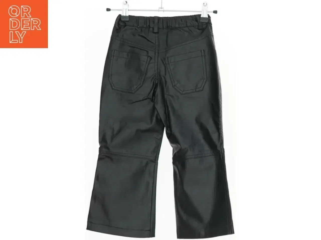 Billede 2 - Børnebukser i sort kunstlæder fra Steffens (str. 104)