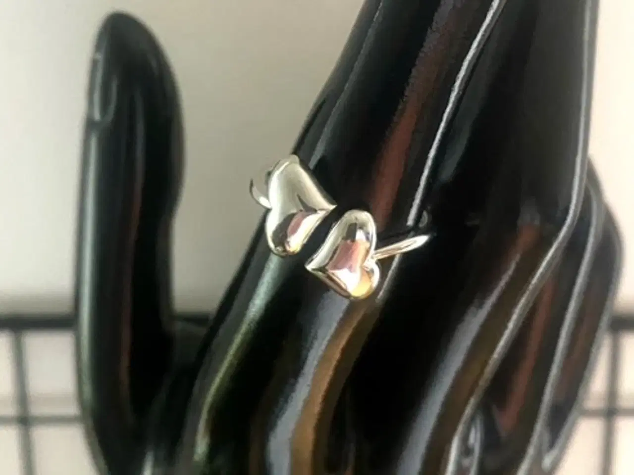 Billede 1 - * Sterlingsølv; Smuk fingerring - med hjerter