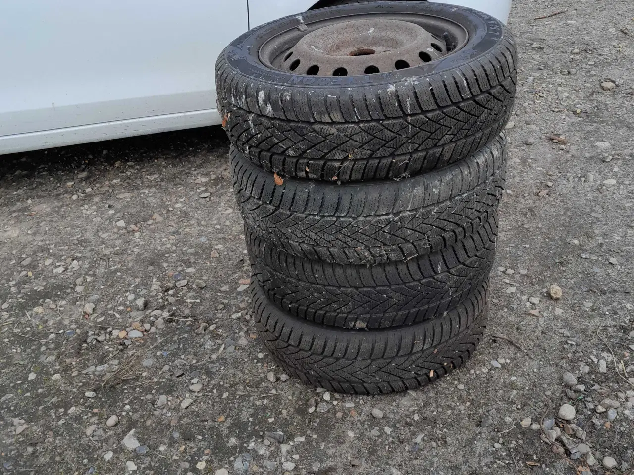 Billede 1 - Tyfoon vinterdæk 