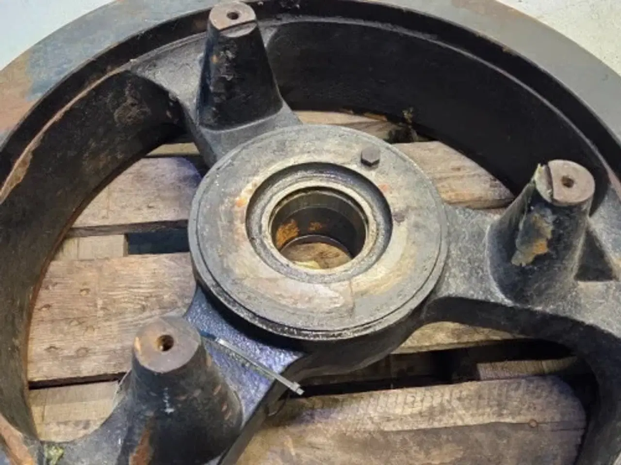 Billede 6 - New Holland BB9060S Svinghjul 87721200