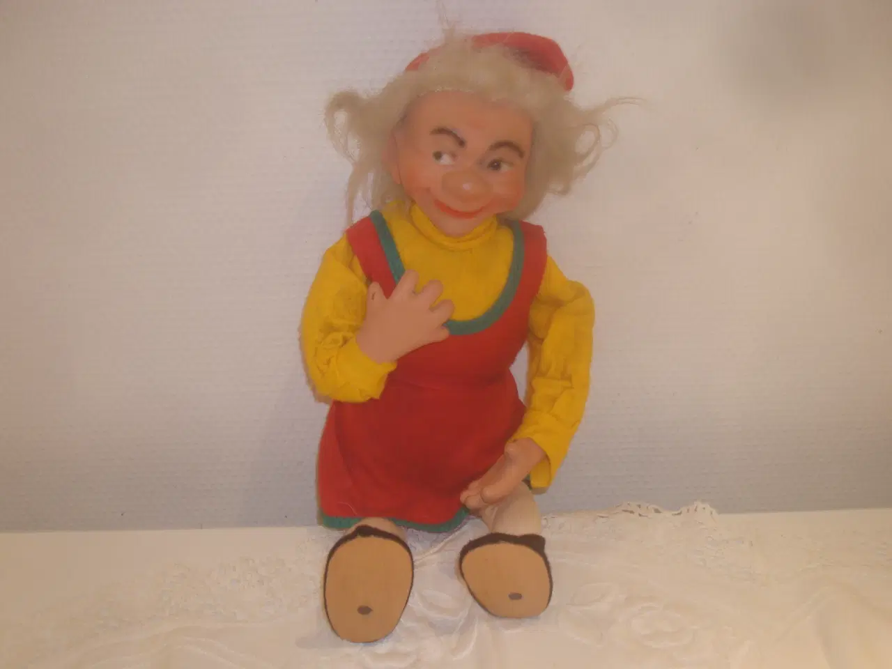 Billede 1 - BUTIKSNISSE, GAMMEL, SUPERSØD OG GOD STAND