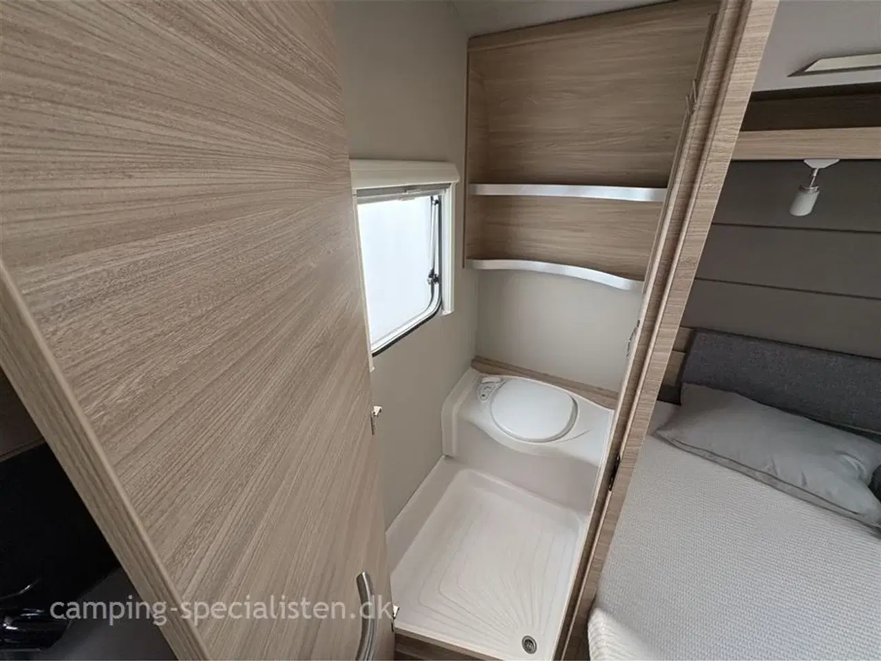 Billede 13 - 2021 - Knaus Südwind 500 UF "60 Years Celebration"   Pæn og meget veldholdt campingvogn - Knaus Südwind 500 UF fra 2021 - Kan nu opleves hos Camping-Specialisten i Silkeborg