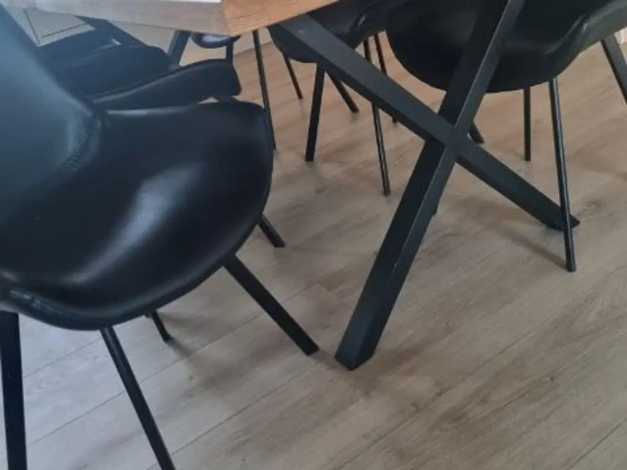 Billede 2 - Spisebord med 6 stole
