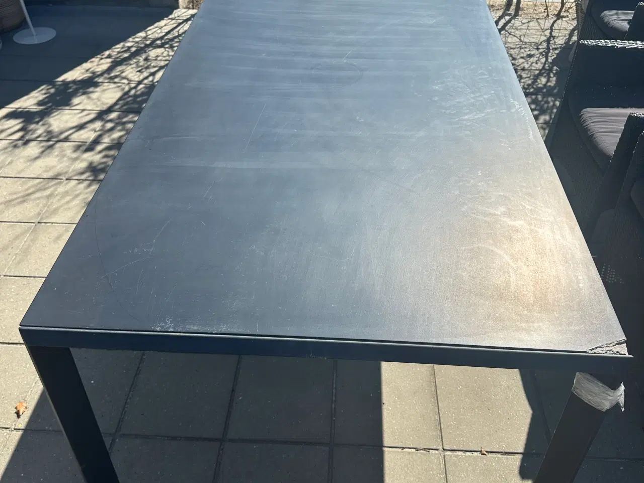 Billede 2 - Havebord i sort