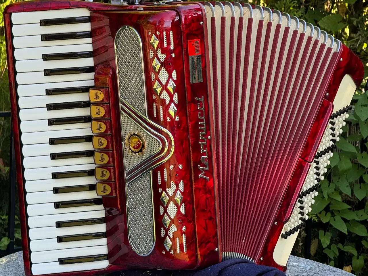 Billede 1 - Marinucci – Italiensk bold rød harmonika sælges fr