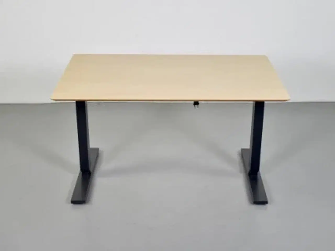 Billede 3 - Scan office hæve-/sænkebord med birkelaminat, 120 cm.