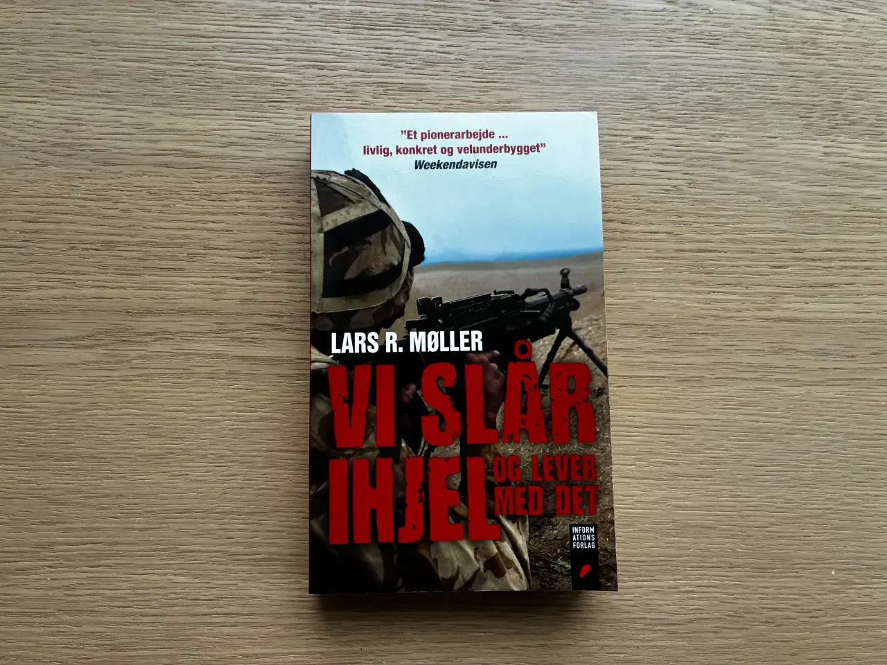 Billede 1 - VI SLÅR IHJEL og lever med det