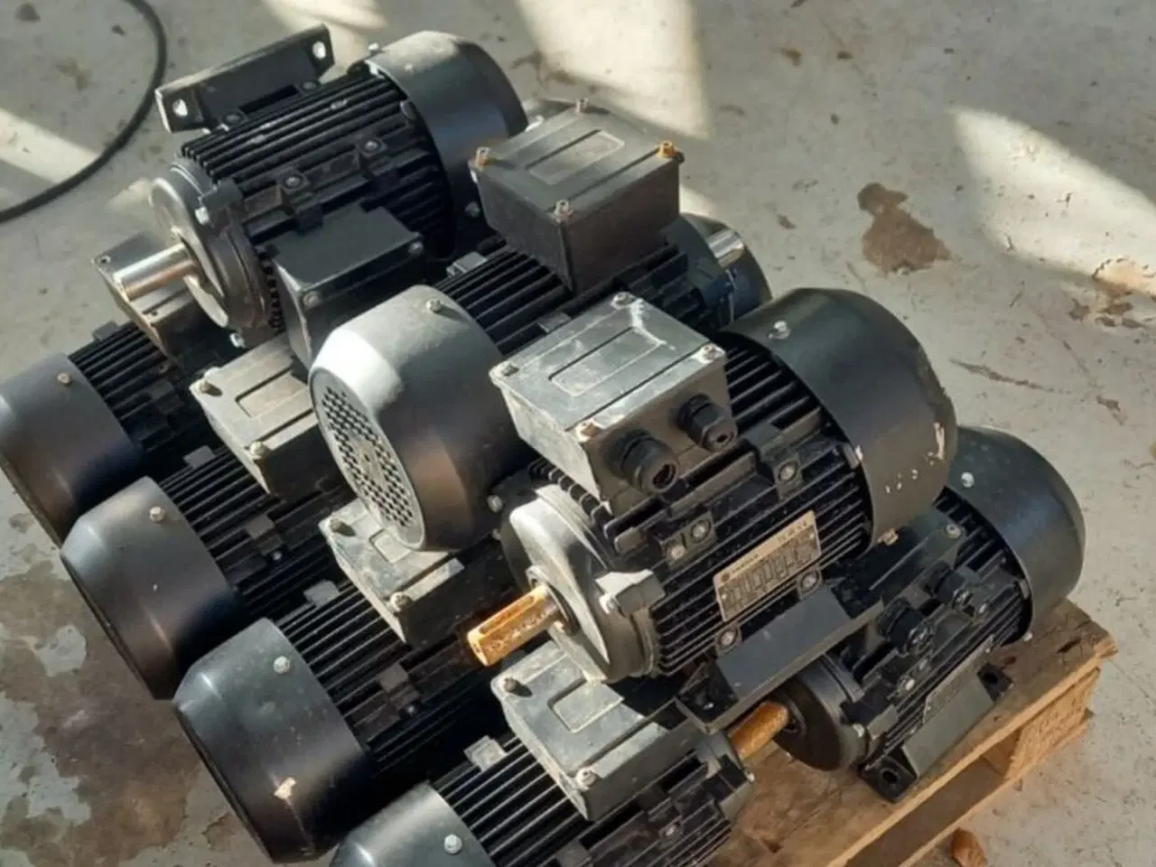 Billede 5 - Motor Fabrika 3-faset El motor 2,8 KW ( palle med 11 stk. )