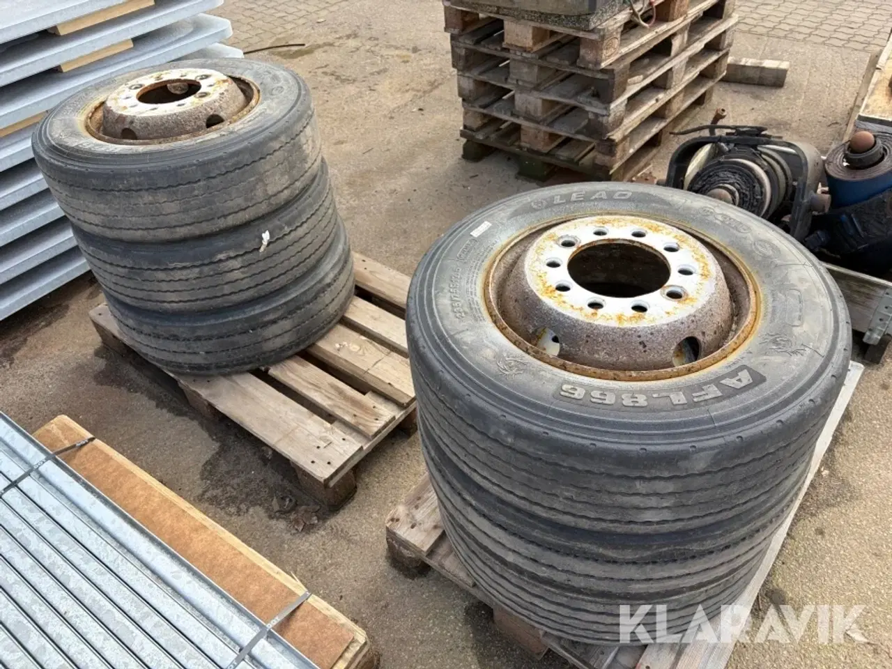 Billede 2 - Dæk med fælg 12 stk