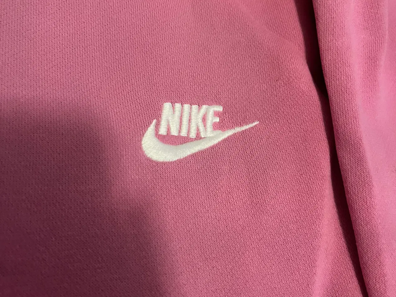 Billede 3 - Hættetrøje fra Nike. 