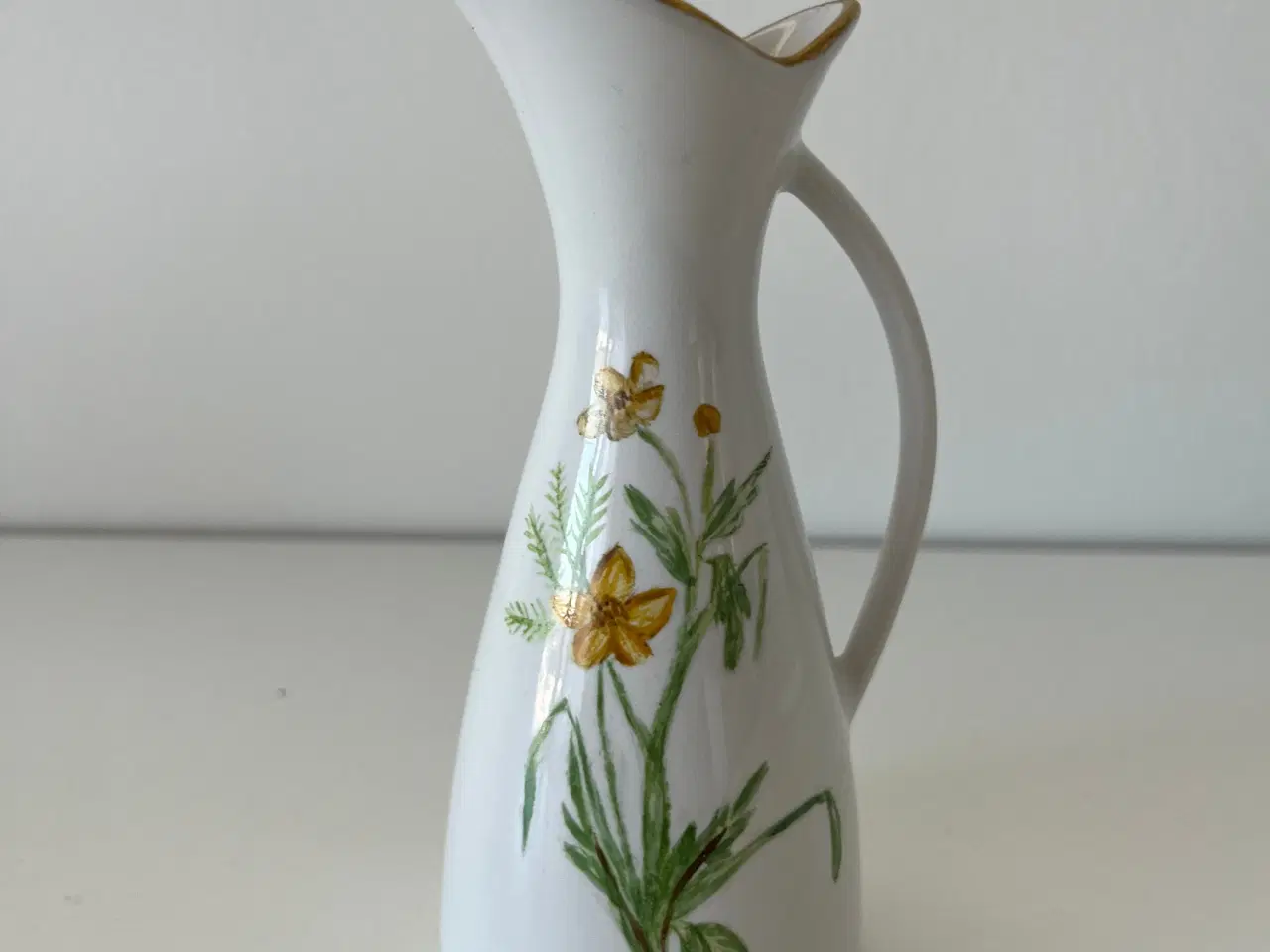Billede 1 - Kande, vase med blomstermotiv