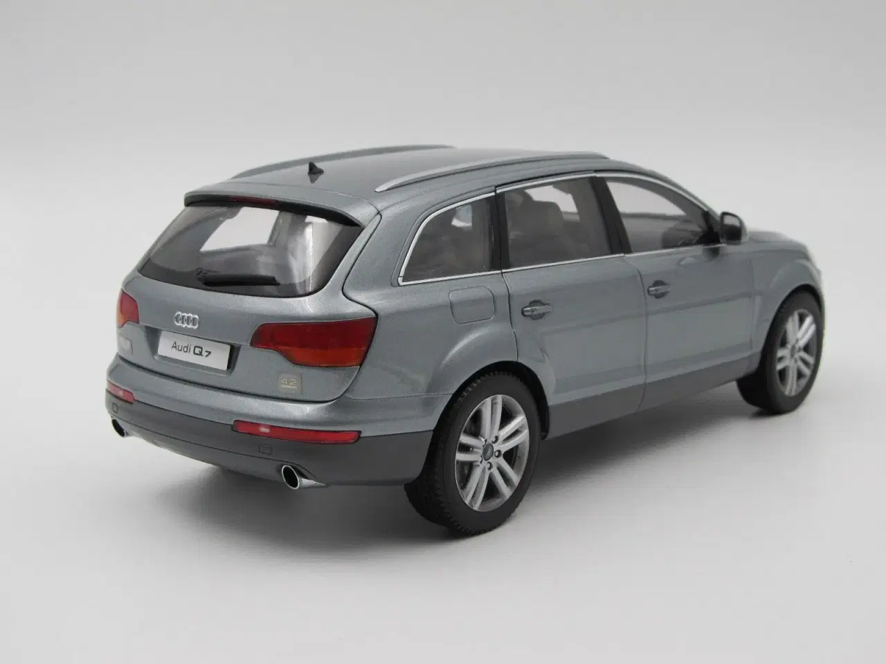 Billede 3 - 2006 Audi Q7 1:18  