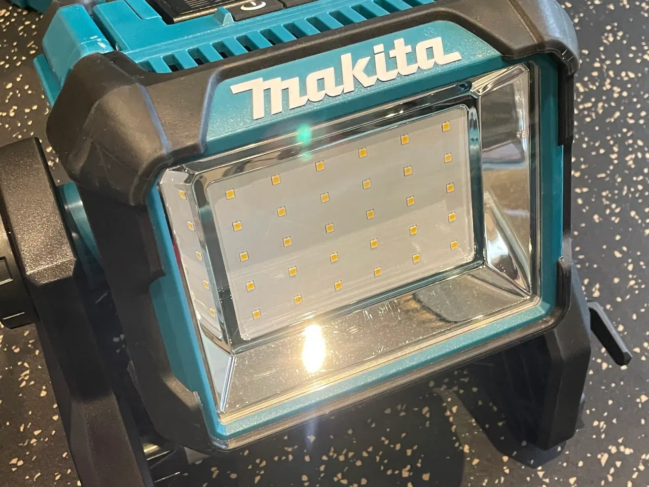 Billede 1 - Makita DML811 lampe sprit ny