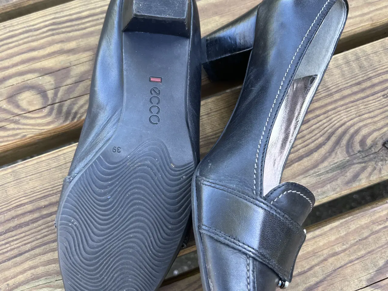 Billede 4 - Elegante ECCO læderpumps med sølvspænde – Str. 39