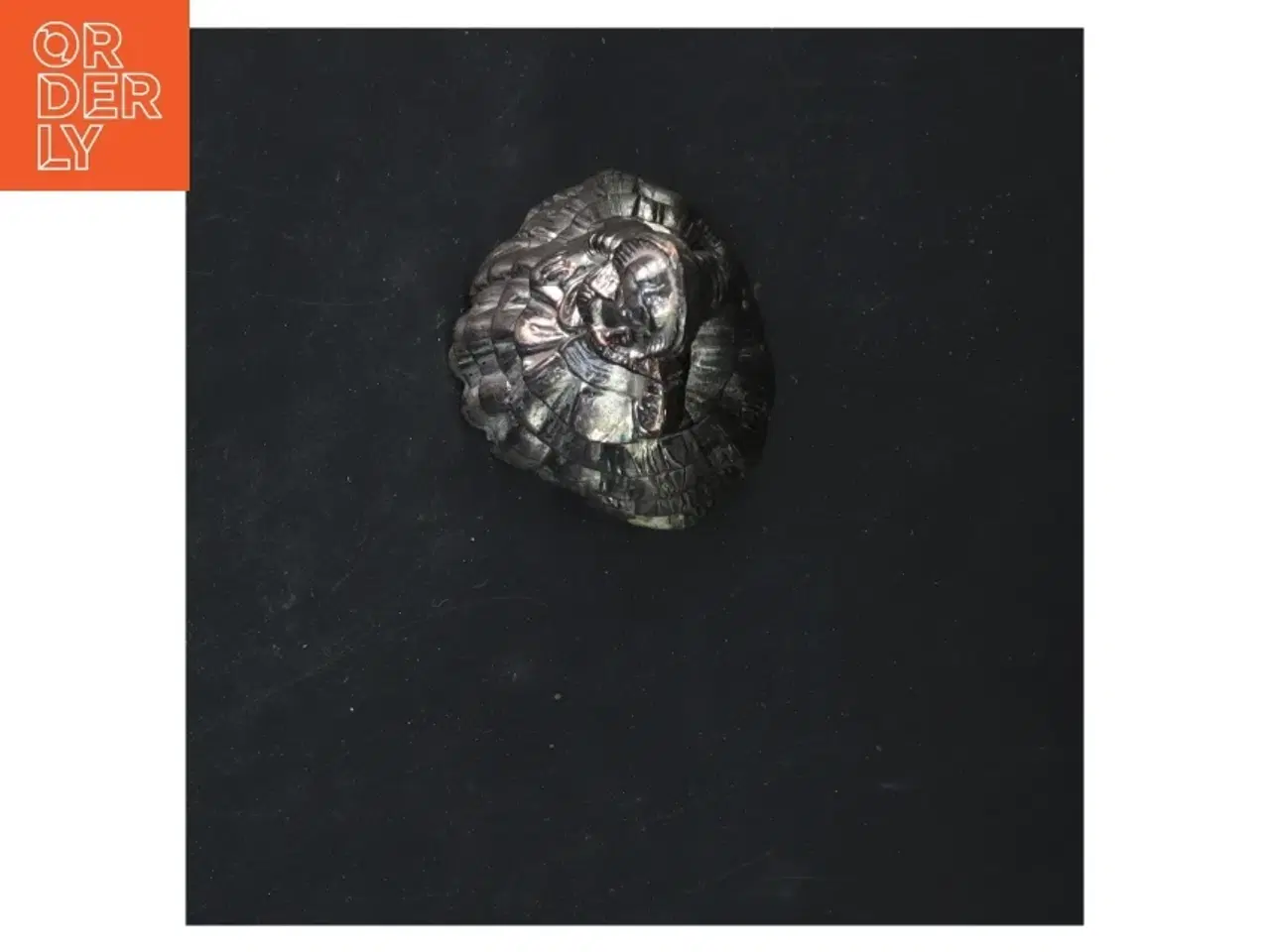 Billede 2 - Figur i sølv kjole (str. 11x7 cm)